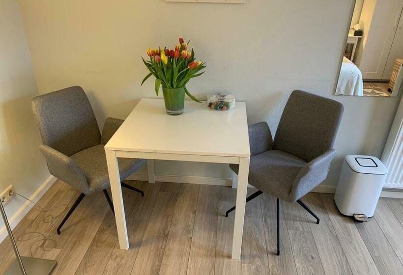 Номер Стандарт, Waddenhoes Gastenverblijven