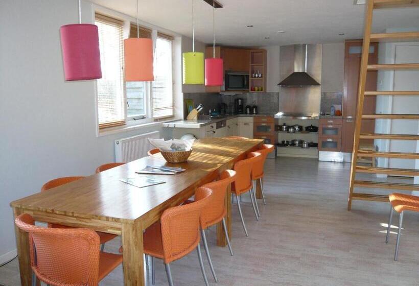 Дом 4 Спальни, Waddenhoes Gastenverblijven