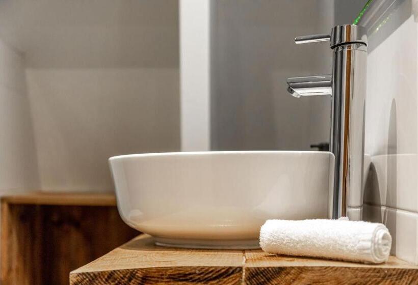 غرفة ديلوكس رباعية, 1001 Nights Boutique Lofts