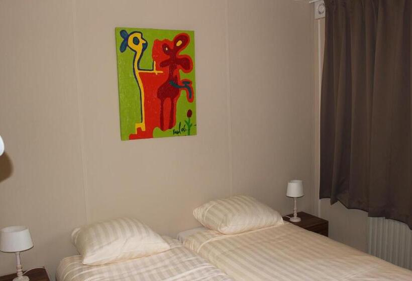 共用浴室的经济型房间, De Elderschans