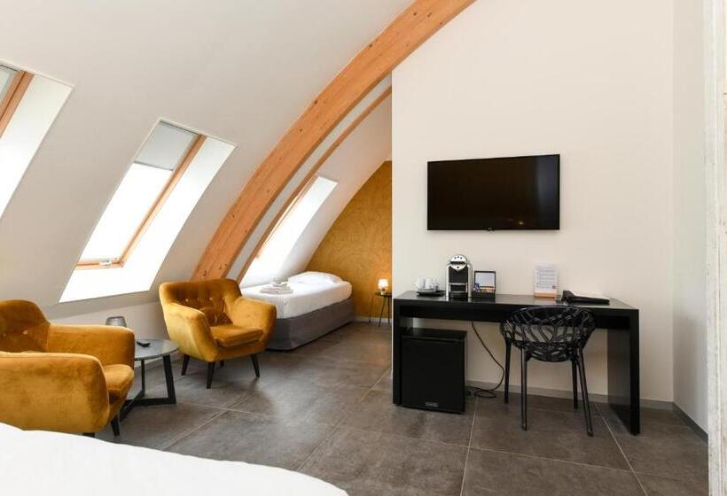 舒适三人间, De Roode Schuur