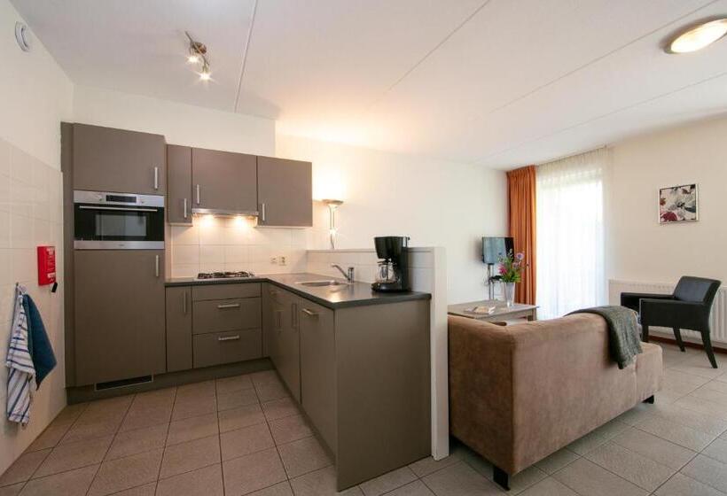 Дом 4 Спальни, Horsetellerie Rheezerveen