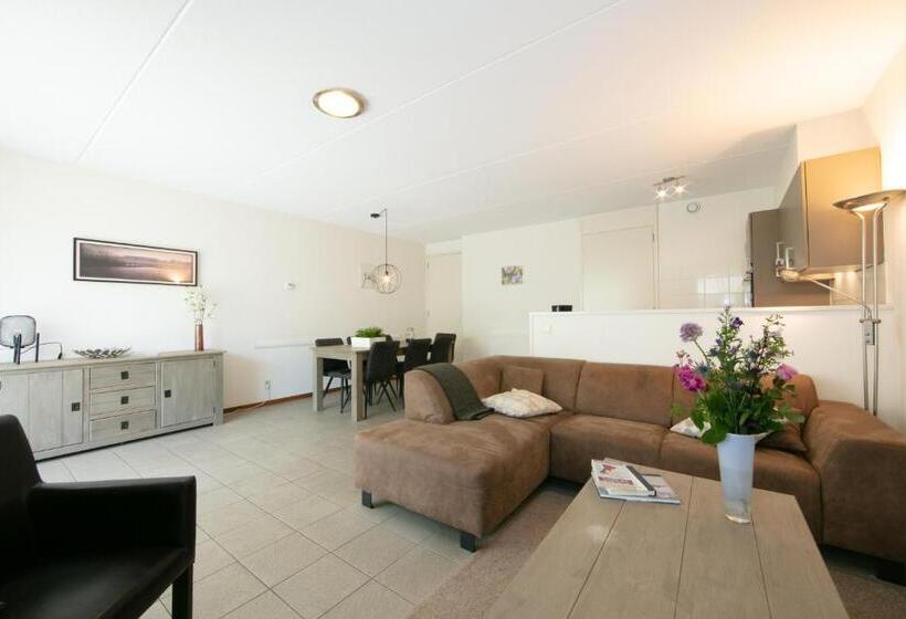 Дом 4 Спальни, Horsetellerie Rheezerveen