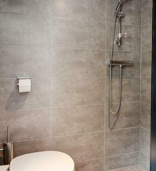 חדר יחיד בסיסי, Zoomers Aan Het Bos