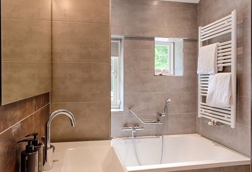 주니어 스위트, Zoomers Aan Het Bos