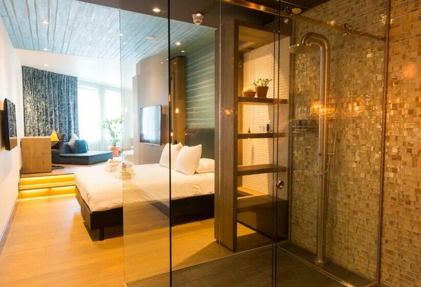 豪华套房, Manzo's Suites