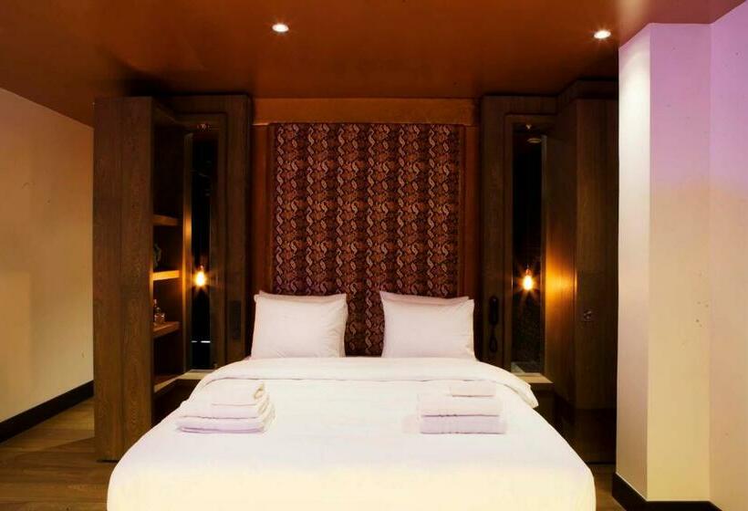 اتاق استاندارد, Manzo's Suites