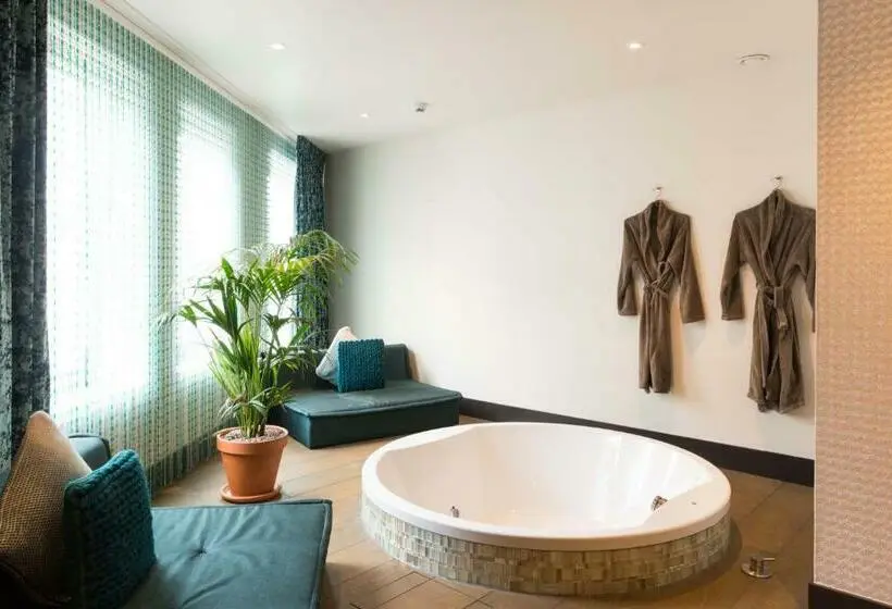 Deluxe-sviitti, Manzo's Suites
