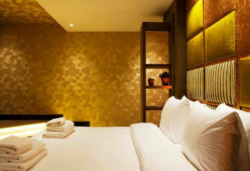 Люкс Повышенной Комфортности, Manzo's Suites