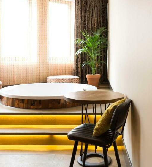 سوییت لوکس, Manzo's Suites