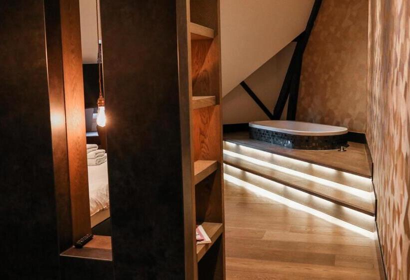 Люкс, Manzo's Suites