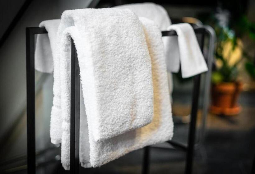 סוויטה, Anne&max Boutique