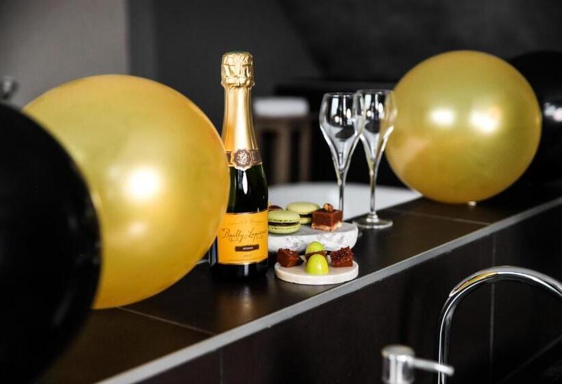 סוויטה, Anne&max Boutique