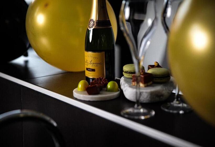 סוויטה, Anne&max Boutique