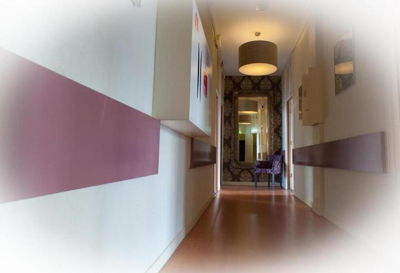 شقة غرفة واحدة, Grand Cafe Deight