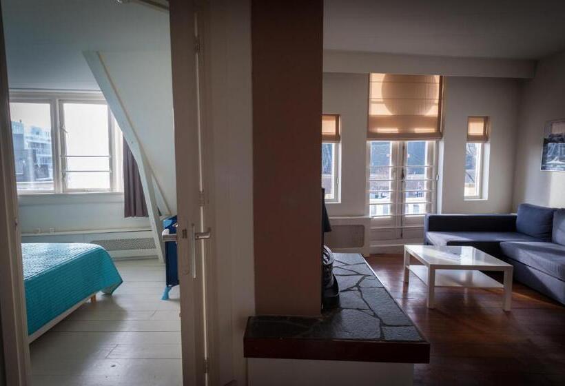 شقة غرفة واحدة, Grand Cafe Deight