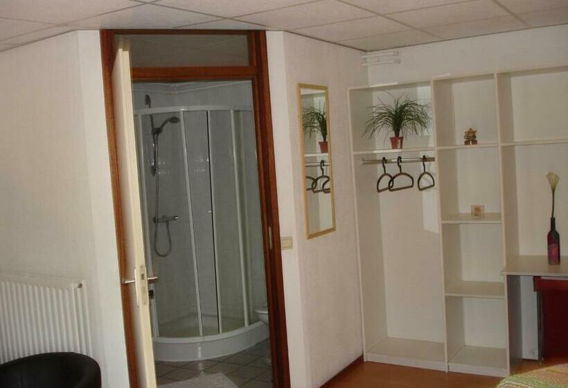 חדר סטנדרט לשלושה, Motel  Bungalow & Chaletpark De Brenkberg