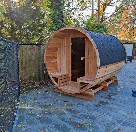 חדק דלוקס עם ג'קוזי, Motel  Bungalow & Chaletpark De Brenkberg