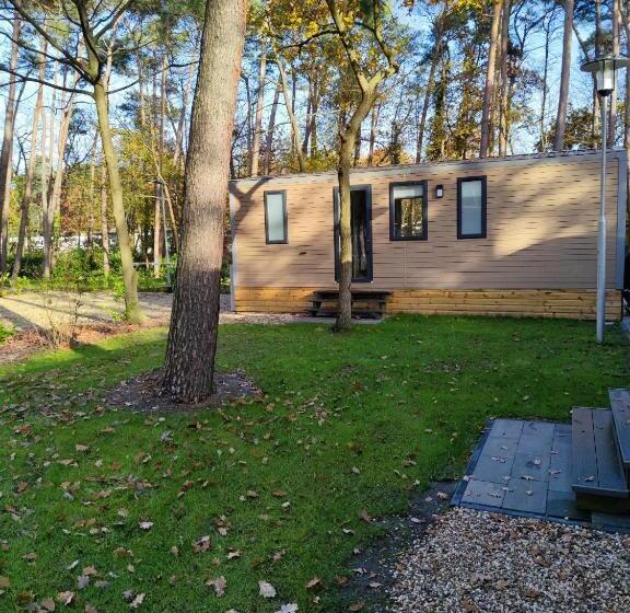 חדק דלוקס עם ג'קוזי, Motel  Bungalow & Chaletpark De Brenkberg