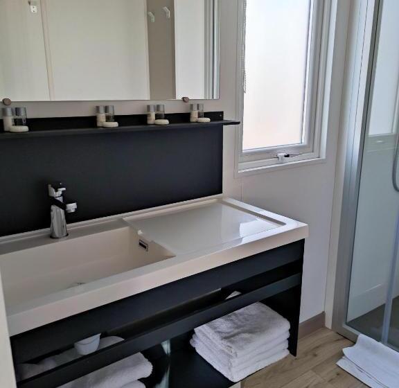 חדק דלוקס עם ג'קוזי, Motel  Bungalow & Chaletpark De Brenkberg