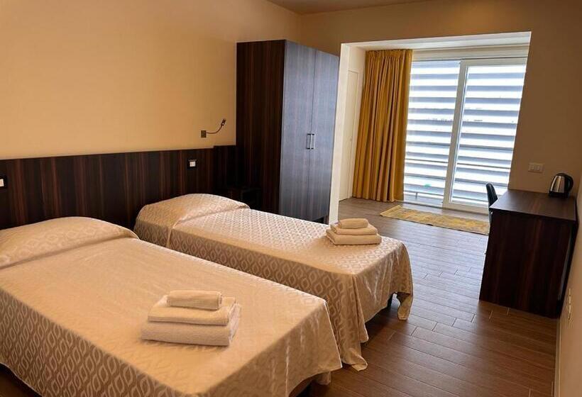 Номер Стандарт, Krino  Hotel Cafè