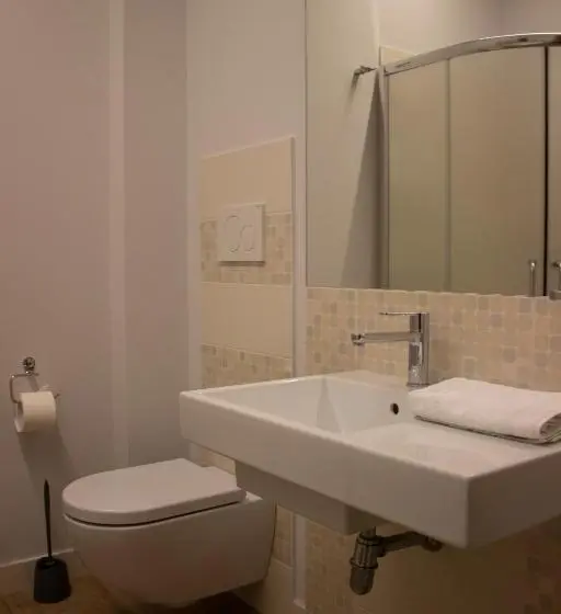 اتاق استاندارد سه نفره, Krino  Hotel Cafè