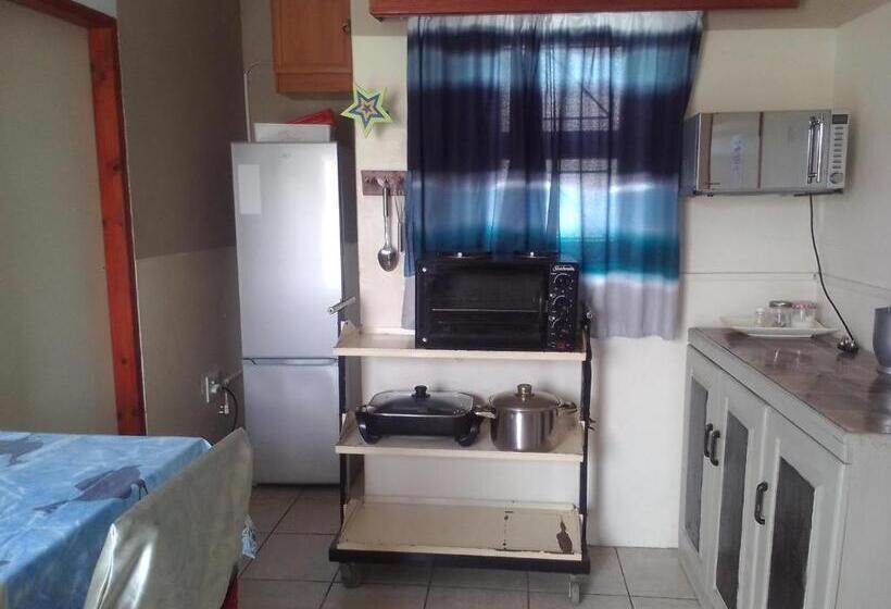 اتاق استاندارد, Feathers Inn Guest House