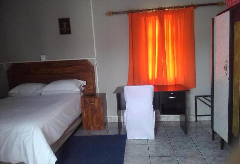 اتاق استاندارد, Feathers Inn Guest House
