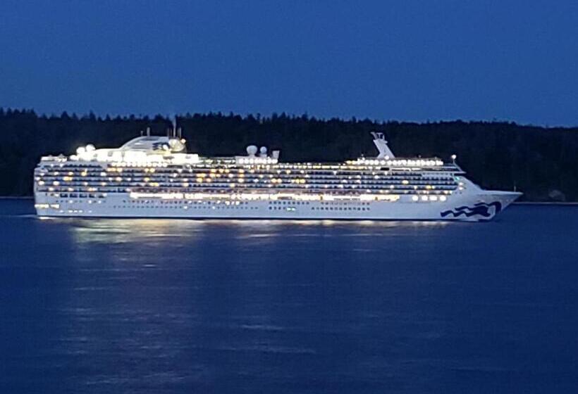 חדר סטנדרט נוף לים עם מרפסת, Above Tide Motel