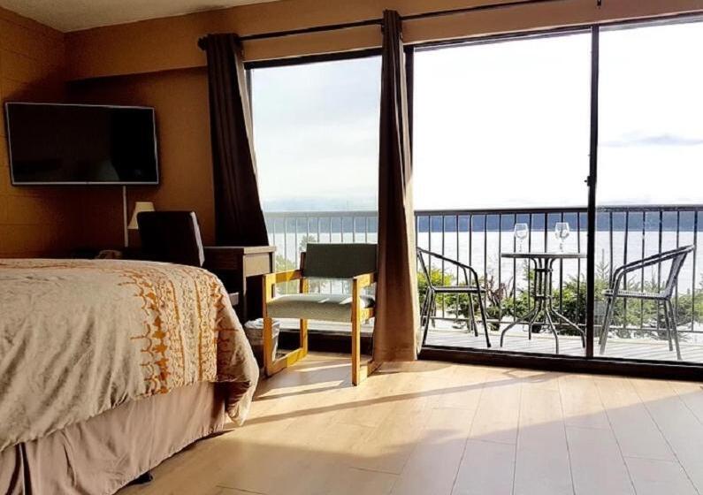 סוויטה עם מיטת קווין, Above Tide Motel