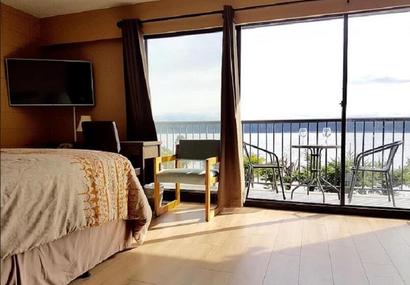 סוויטה עם מיטת קווין, Above Tide Motel