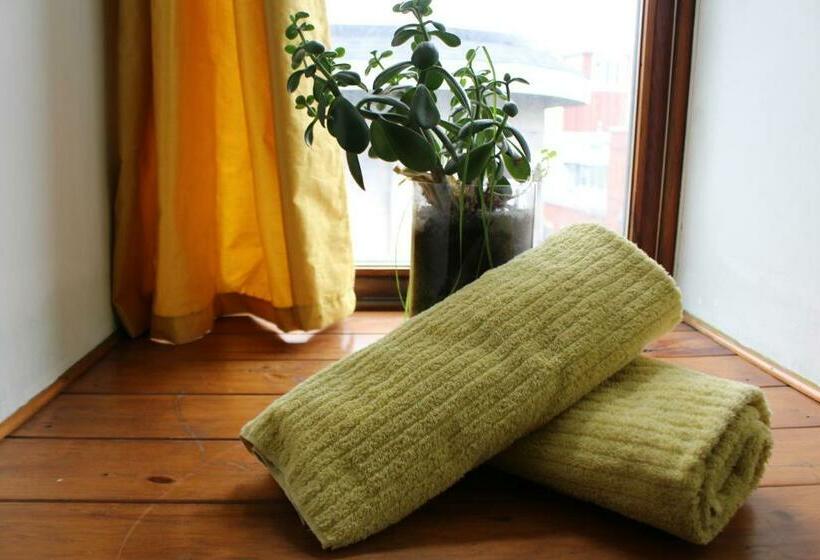 Номер Стандарт Четырехместный Совместный Санузел, Auberge Alternative