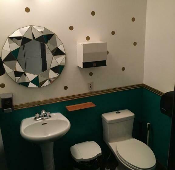 Номер Стандарт Четырехместный Совместный Санузел, Auberge Alternative