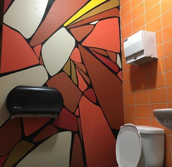 Номер Стандарт Четырехместный Совместный Санузел, Auberge Alternative