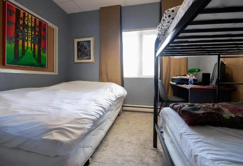 اتاق استاندارد سه نفره, Auberge Internationale Espace Globetrotter