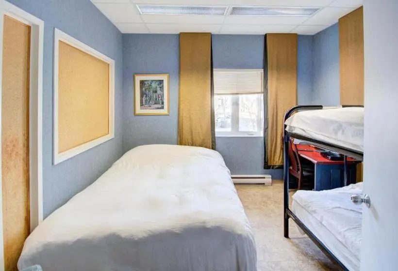 اتاق استاندارد سه نفره, Auberge Internationale Espace Globetrotter