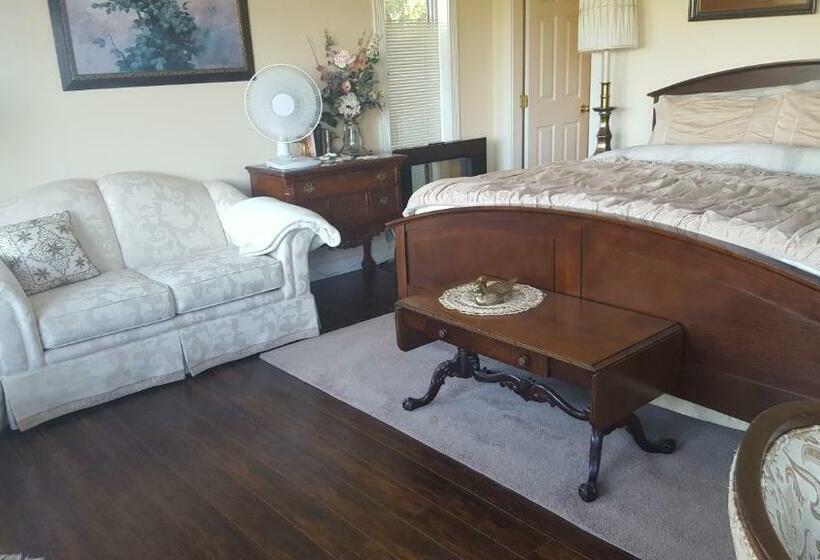 חדר סטנדרט עם מיטת קינג, By The Sea Bnb Sidney Bc