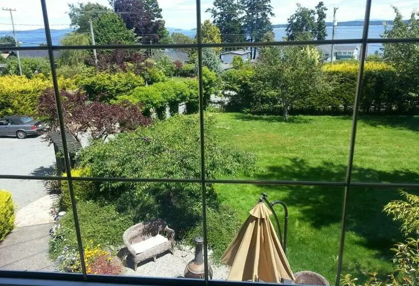 キングサイズベッドのスタンダードルーム, By The Sea Bnb Sidney Bc