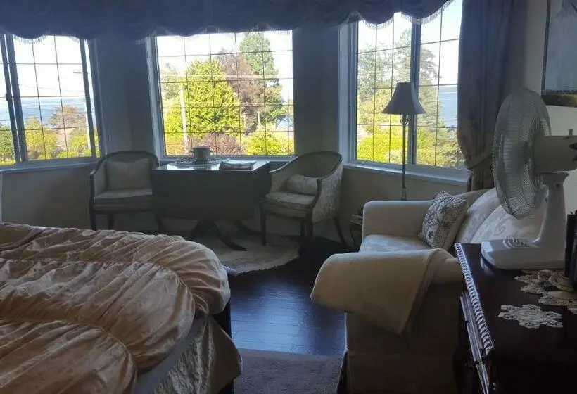 キングサイズベッドのスタンダードルーム, By The Sea Bnb Sidney Bc