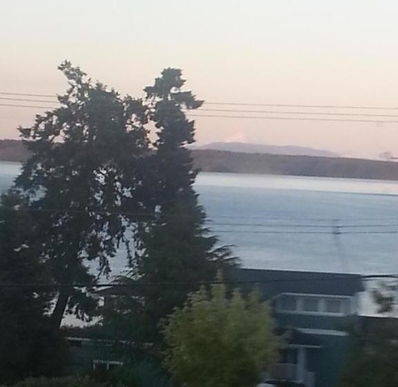 חדר סטנדרט, By The Sea Bnb Sidney Bc