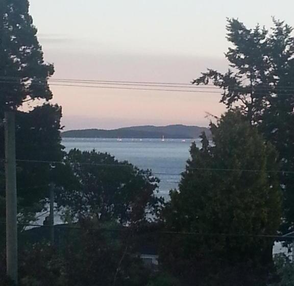 חדר סטנדרט, By The Sea Bnb Sidney Bc