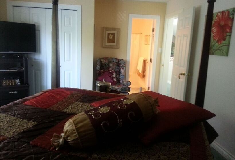 חדר קלאסי מיטה זוגית, By The Sea Bnb Sidney Bc