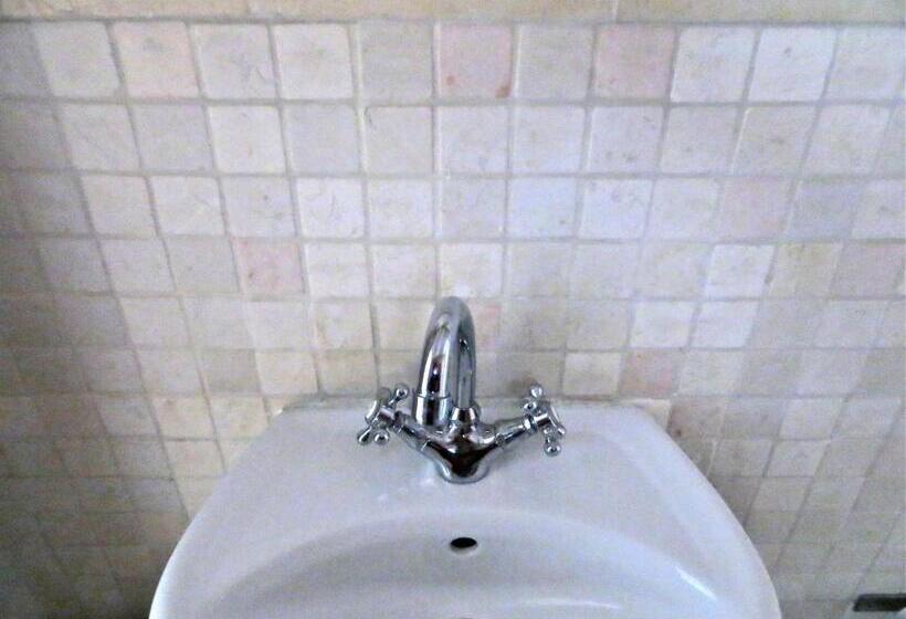 غرفة قياسية داخلية, Casa Luna