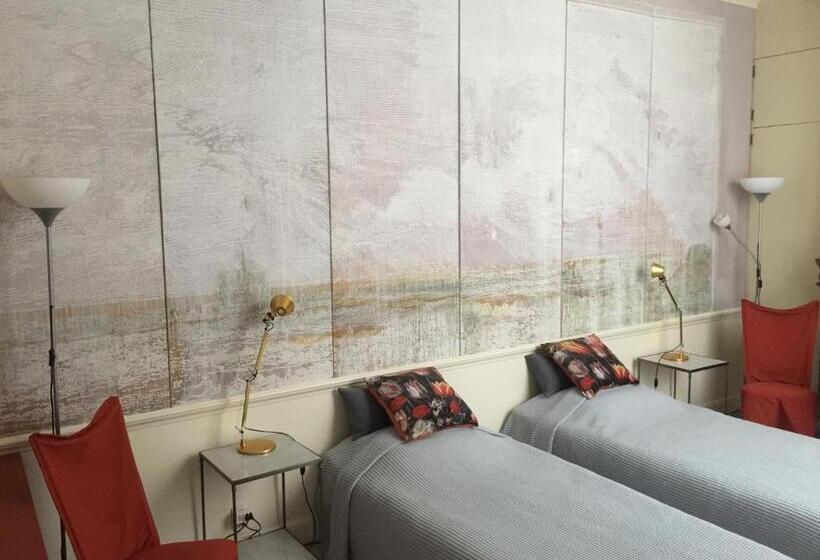 غرفة قياسية داخلية, Casa Luna