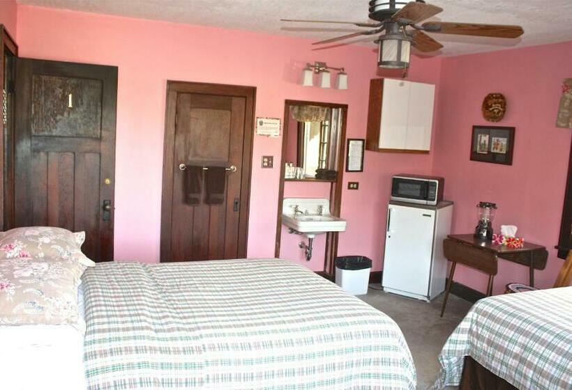 Номер Стандарт 2 Двуспальные Кровати, Northland Lodge