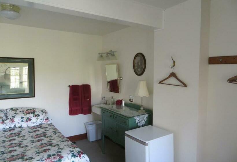 غرفه قياسيه سريرين مزدوجين, Northland Lodge