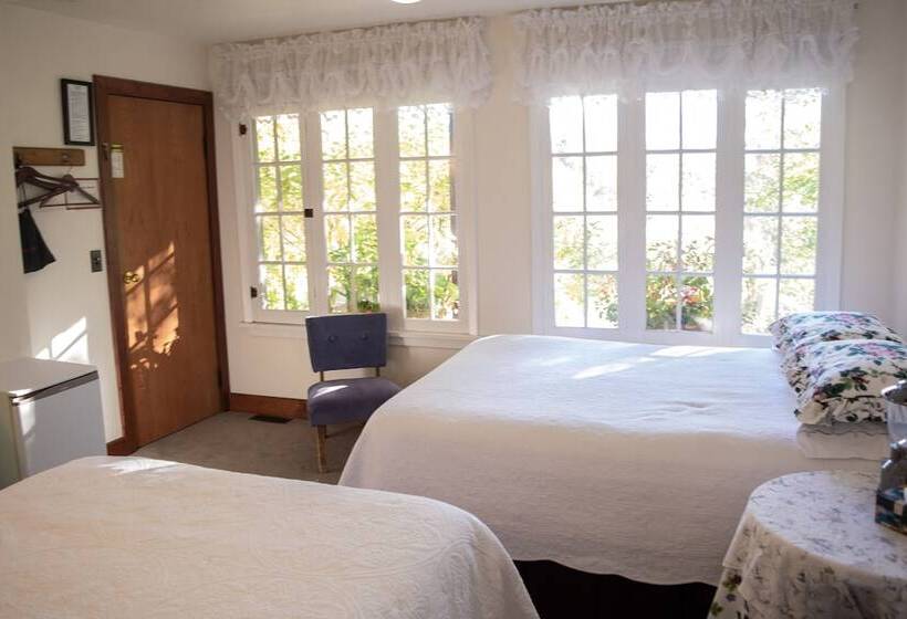 غرفه قياسيه سريرين مزدوجين, Northland Lodge