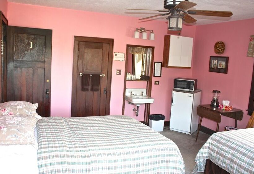 Номер Стандарт 2 Двуспальные Кровати, Northland Lodge