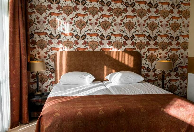 חדר דלוקס, Bakker