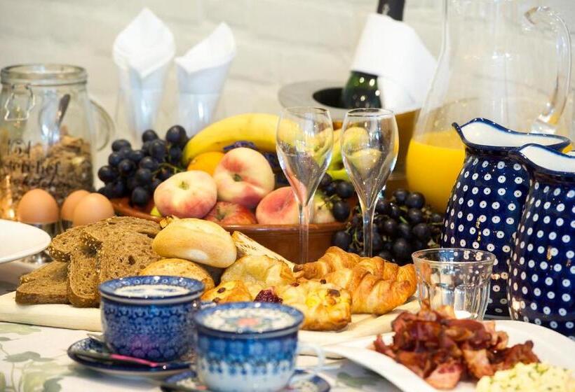 חדר משפחתי, Bakker